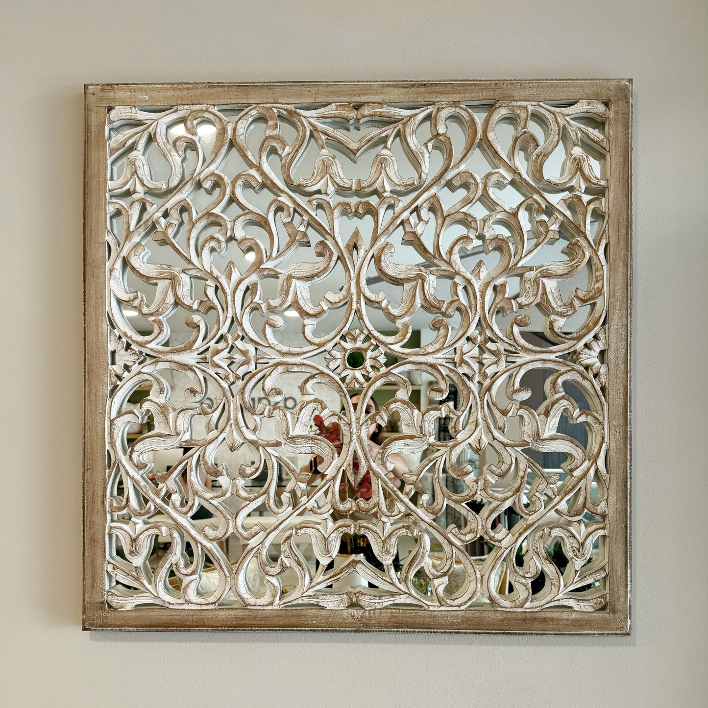 Detalle de mandala cuadrada de madera tallada a mano con espejo, arte decorativo de pared de India