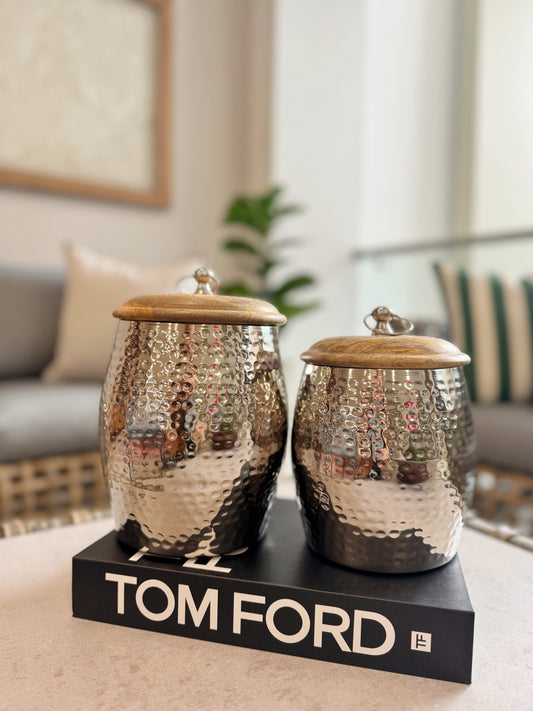 Ánforas decorativas de aluminio con tapa de madera natural, disponibles en 21cm y 17cm de altura