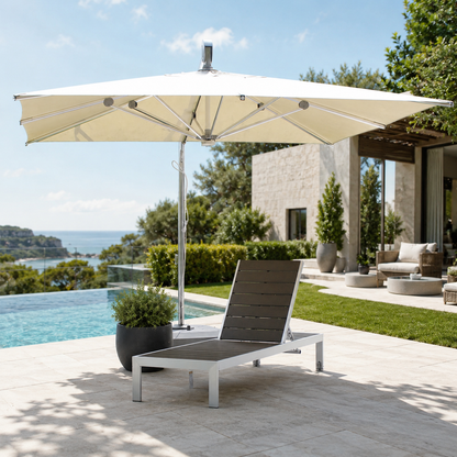 Asoleadora NIZA para terraza y piscina en espacio exterior