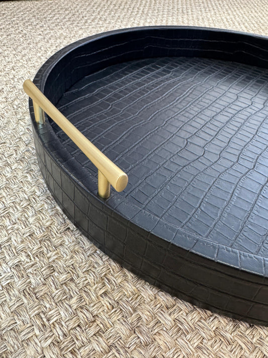 Bandeja redonda decorativa de madera con polipiel negra y asas doradas en acero inoxidable, disponible en 45cm y 40cm