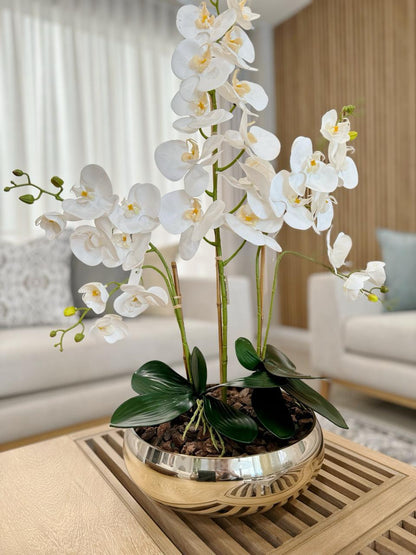 Bowl cromado dorado con orquídeas artificiales blancas Ø 30cm, centro de mesa decorativo para sala