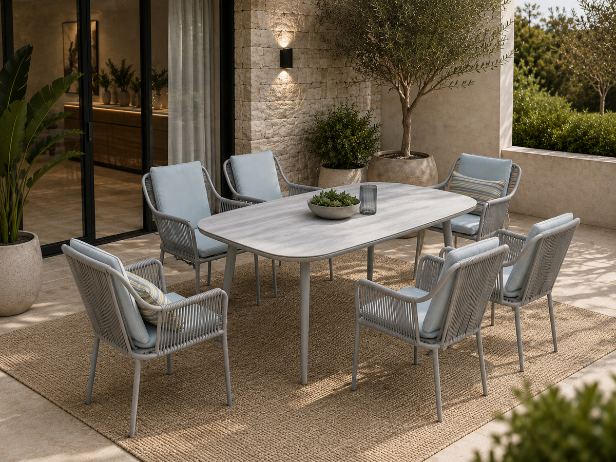 Comedor AMALFI en tonos claros para terraza exterior cubierta