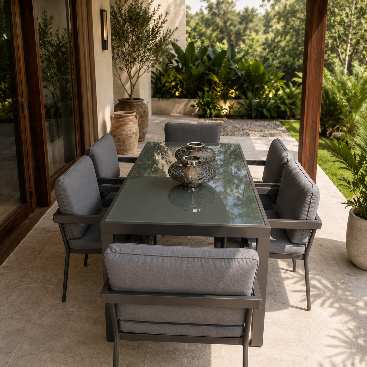 Comedor CADAQUES gris oscuro para terraza y espacios exteriores cubiertos