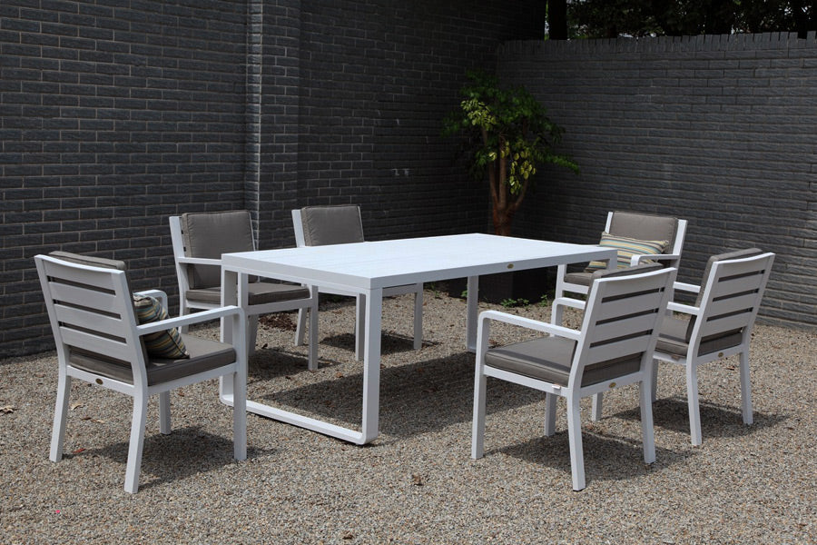 Detalle de comedor PORTO, conjunto de mesa y sillas de aluminio para balcón