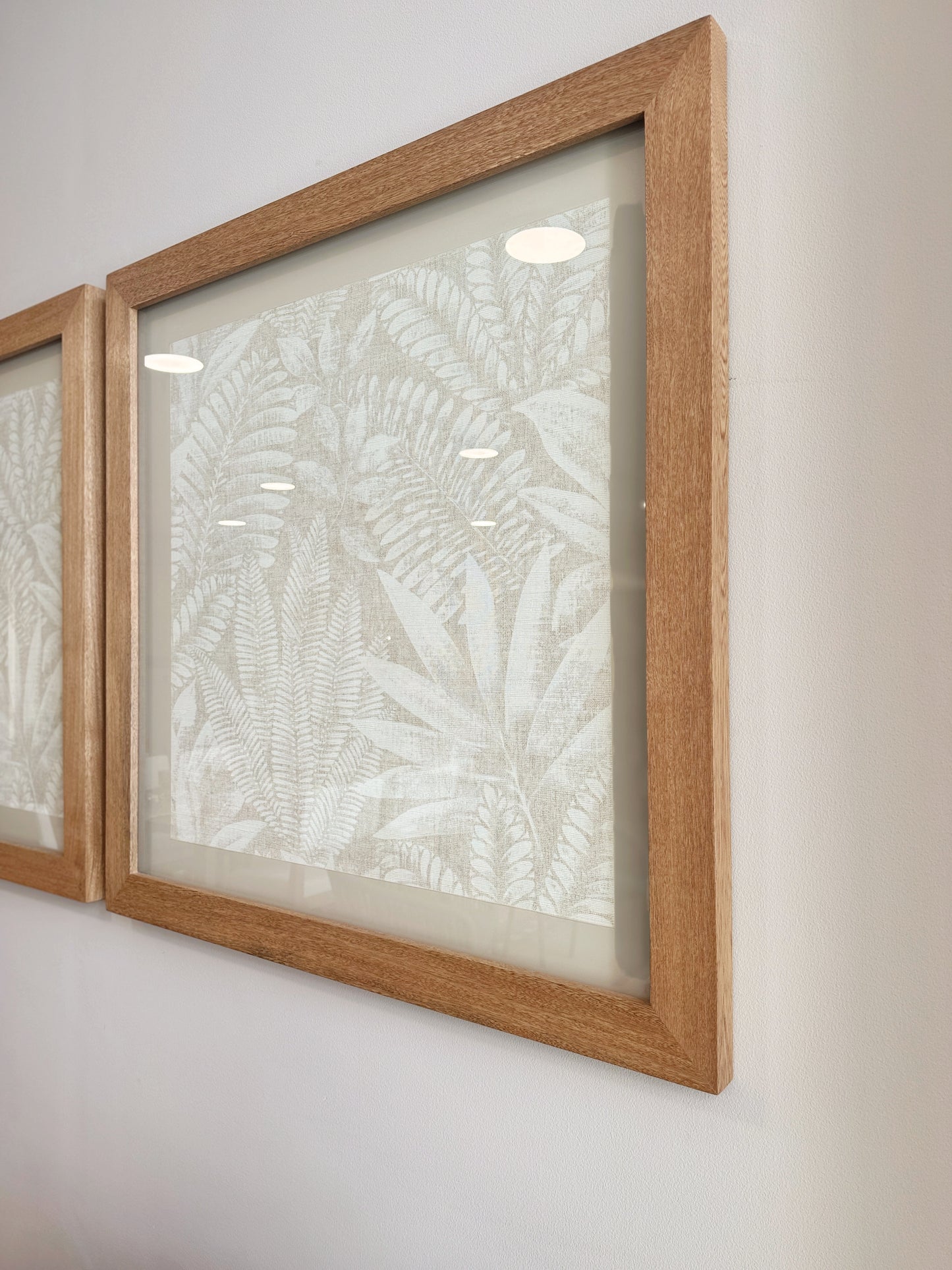 Cuadro Decorativo con Marco en Madera Maciza