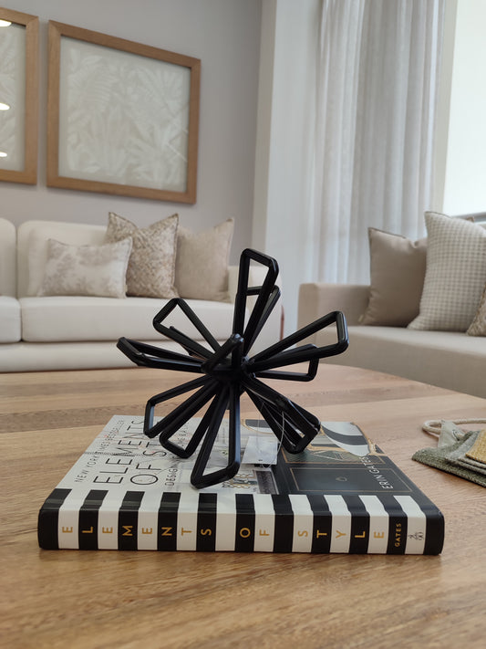 Figura decorativa asterisco metálica negra 19cm de diámetro, escultura moderna para mesa de centro