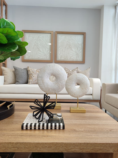 Detalle de figura decorativa asterisco metálica negra, escultura moderna para mesa auxiliar y centro