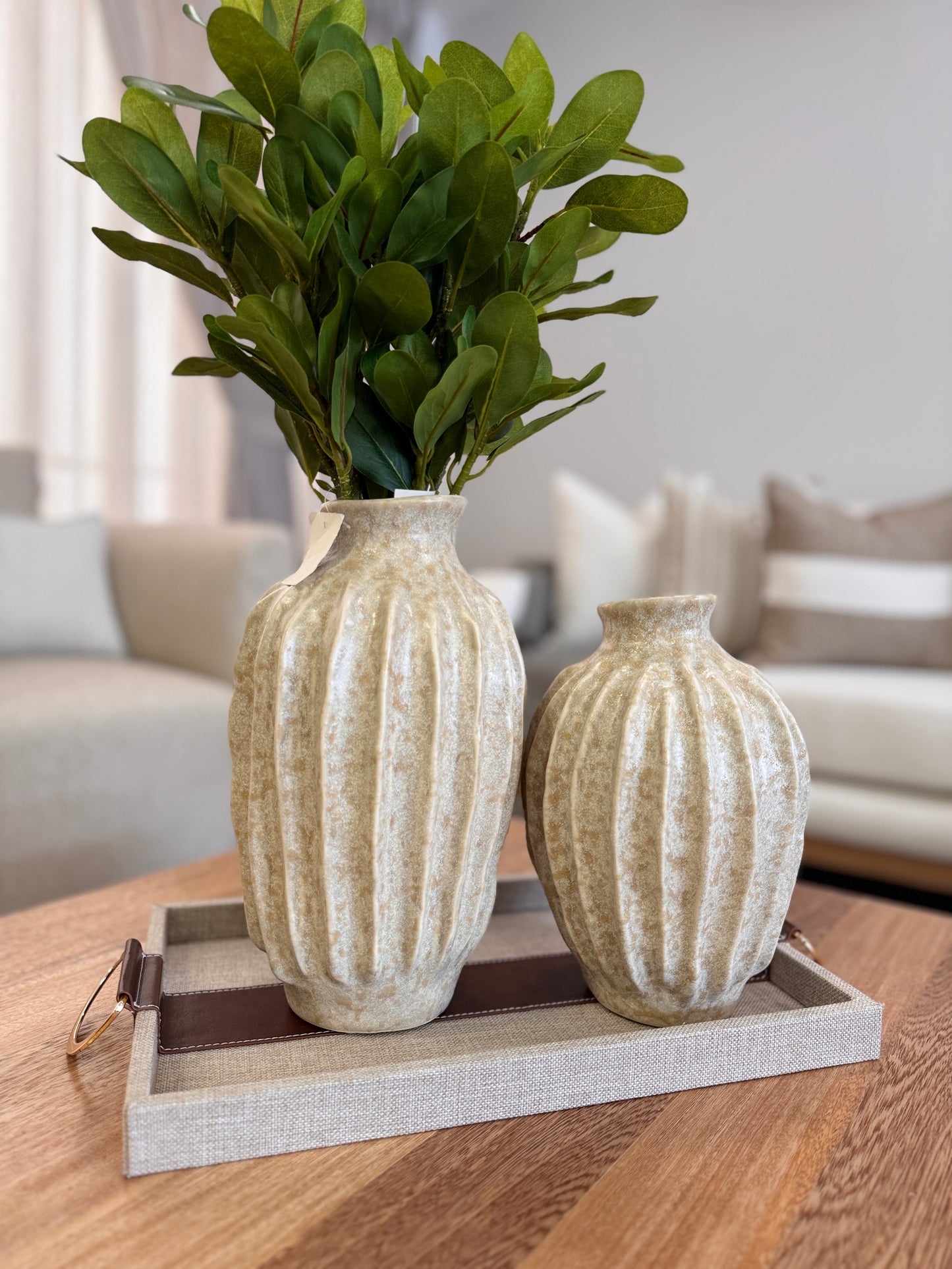 Jarrones Decorativos Color Beige de Marmolina - 2 Tamaños