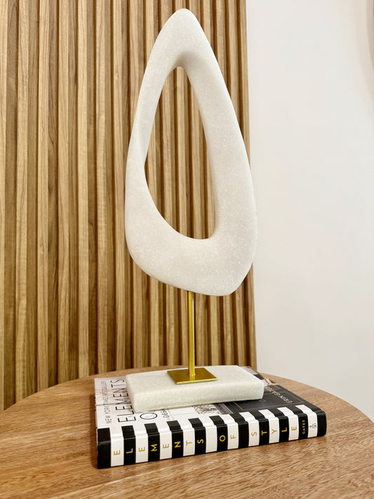 Figura Decorativa Orgánica Blanca de Resina