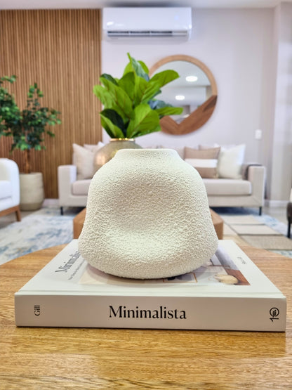 Jarrón blanco texturizado en resina, florero decorativo para decoración de interiores