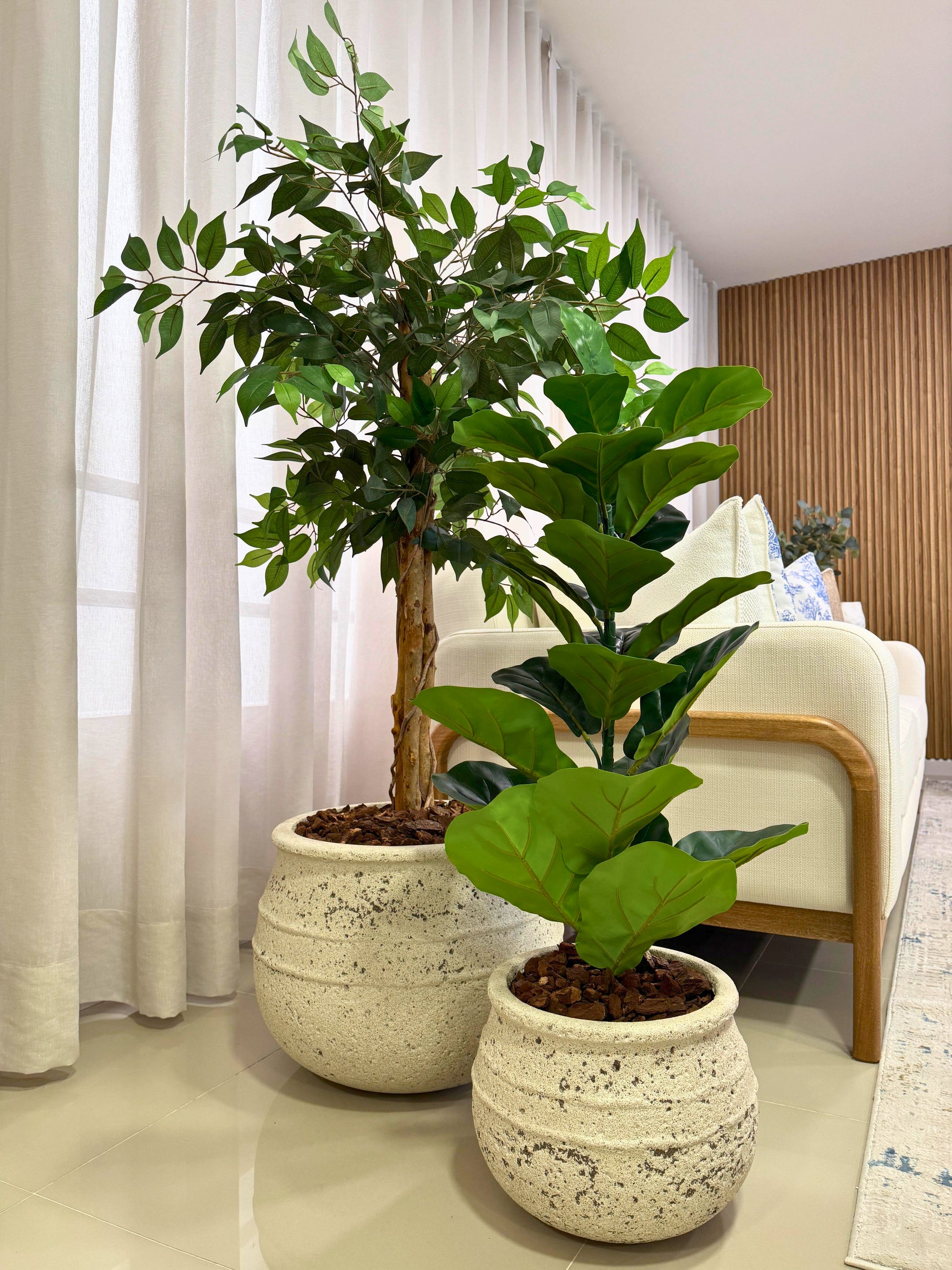 Vista de set de materas SAKA en creastone, macetas resistentes para exterior e interior