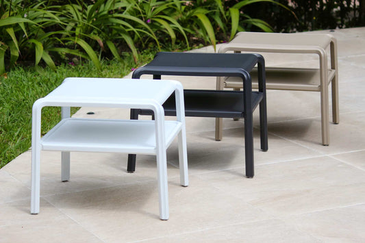 Mesa auxiliar VENECIA, mesa de tecnopolímero con bandeja extraíble 44 x 37 x 41cm para piscina
