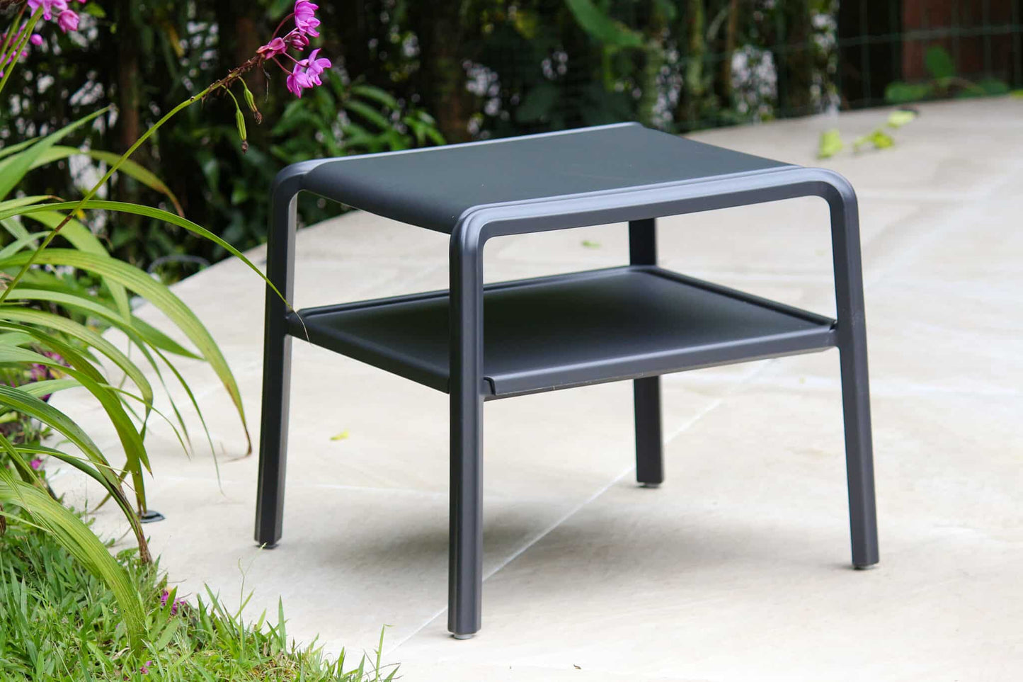 Vista de mesa auxiliar VENECIA, mesa de tecnopolímero apta para intemperie y terraza
 - Kasanova