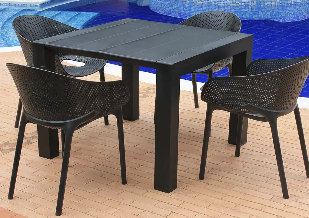 Mesa NAPOLI con silla CIEL PRO, conjunto de polipropileno para piscina y terraza

