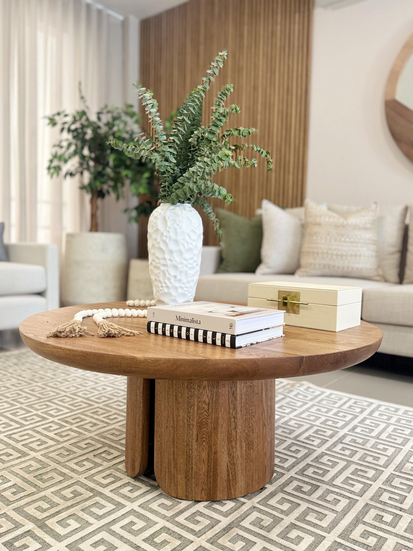 Mesa de centro redonda en madera maciza flor morado Ø 90 x 40cm, mobiliario interior elegante