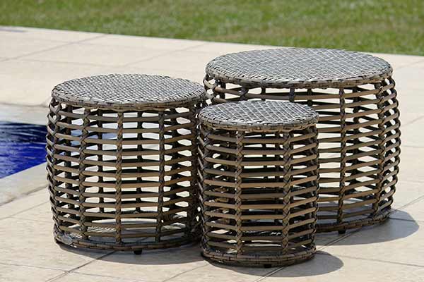 Detalle de mesas auxiliares PATTAYA, set de 3 mesas de aluminio con fibra termoplástica apilables