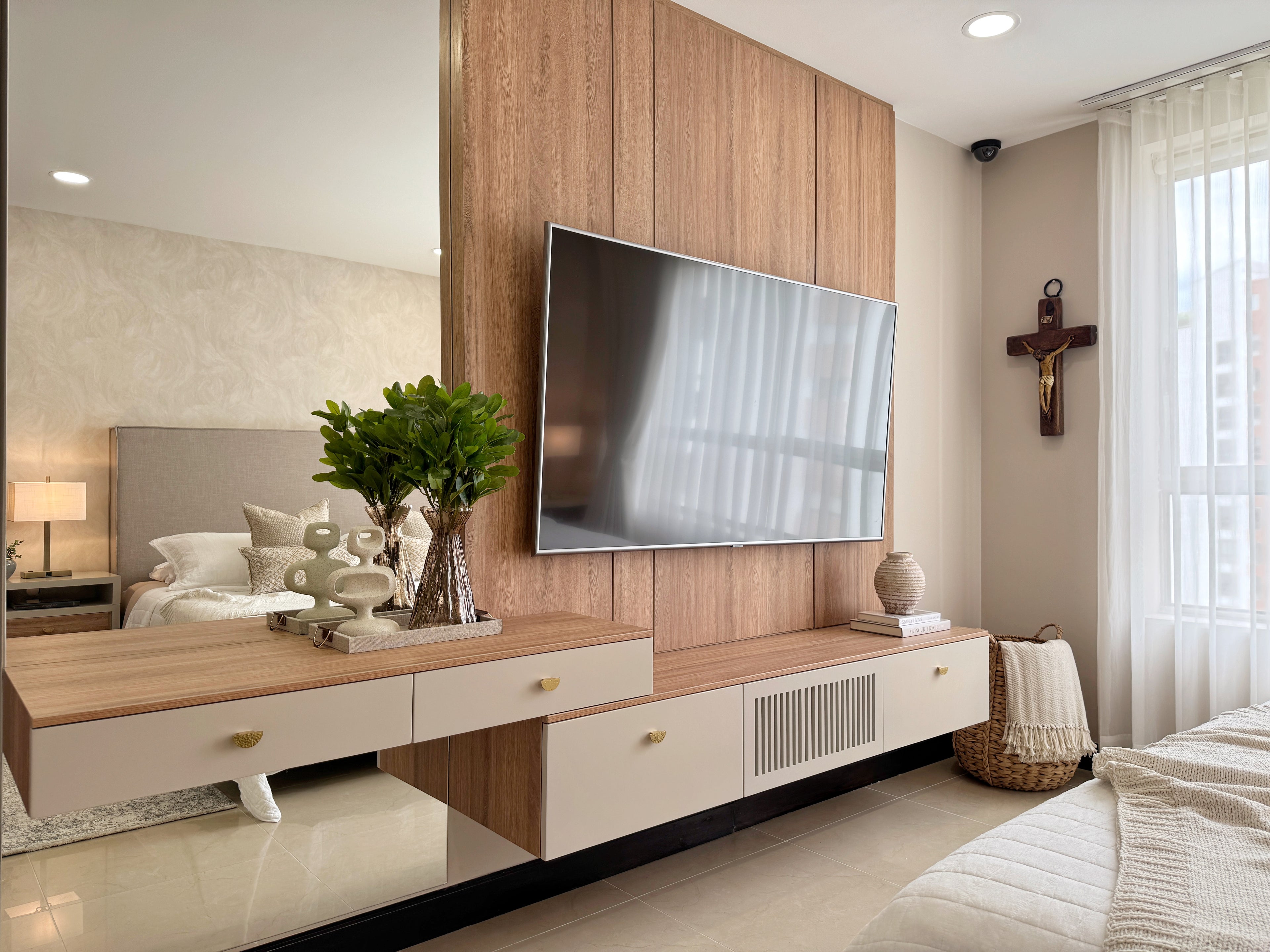 Diseño y decoración de mueble para tv y tocador, diseño personalizado. Kasanova Decoración - Cali Colombia