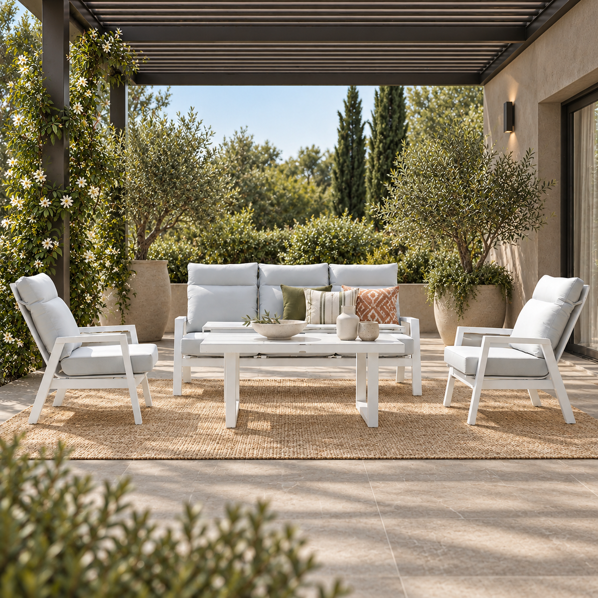 Sala ALURA blanca con sofá y sillones reclinables para terraza cubierta