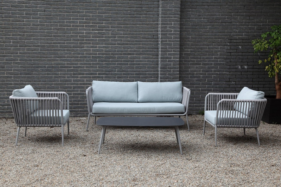 Detalle de sala AMALFI gris, sofás de aluminio con cuerdas de poliéster y cojines