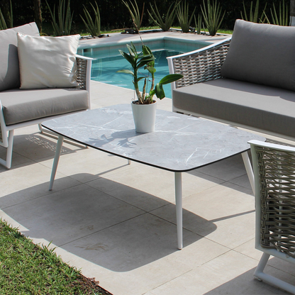 Set de sala GUAJIRA blanco, sala de aluminio con fibra termoplástica y cojines taupe
