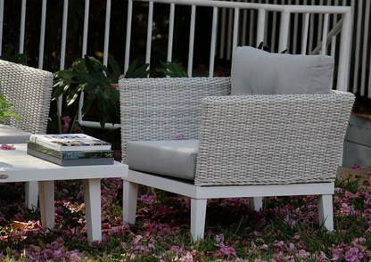 Vista de sala MARATUA gris, conjunto de sofás de aluminio con fibra termoplástica y mesa de centro