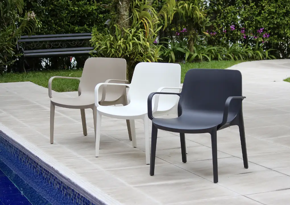 Silla ANDIAMO en beige, blanco y antracita, silla de tecnopolímero apta para intemperie y piscina
