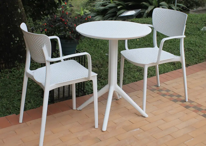 Silla COMFORT con brazos blanca con mesa SOLE, silla de polipropileno apta para intemperie
