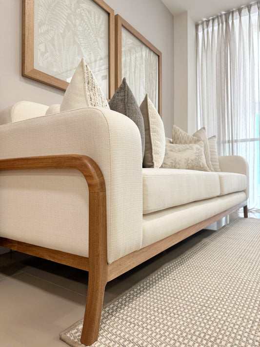 Sofá ARMONIA tapizado en tela con base de madera maciza flor morado, 240 x 92 x 87cm