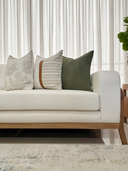 Sofá en tela con laterales de madera flor morado, diseño contemporáneo para sala