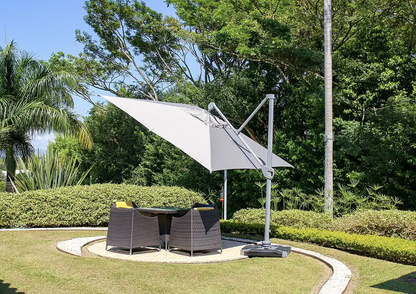 Detalle de sombrilla CADIZ cuadrada, parasol para exterior con estructura de aluminio