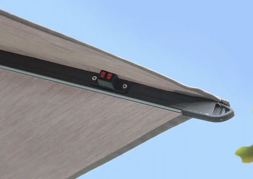 Sombrilla MAREA cuadrada con luces LED, parasol rotativo 360° con panel solar para terraza y piscina